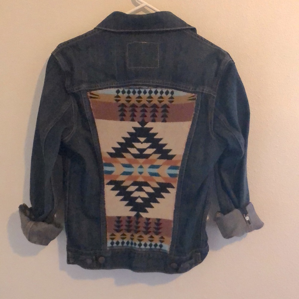 Re-Imagines Levi’s Denim Jacket